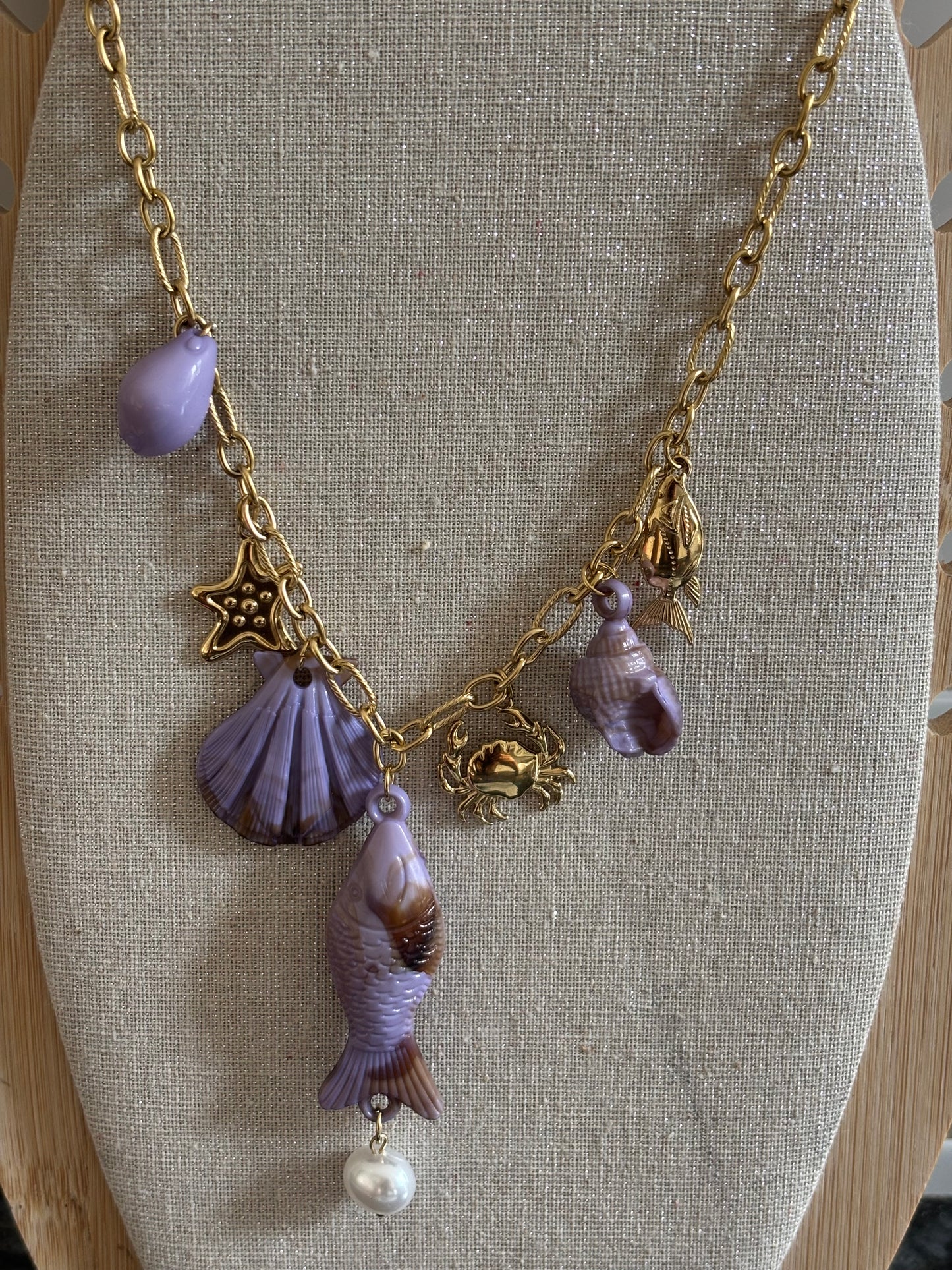 Collier breloques mauves