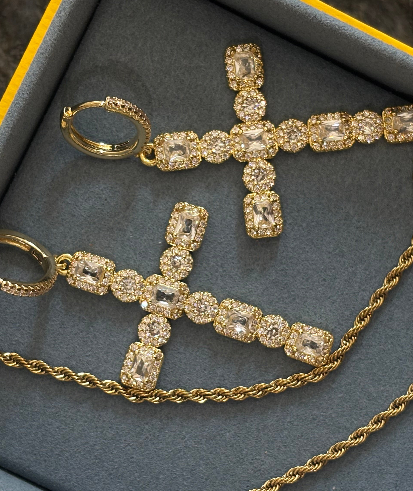 Boucles croix