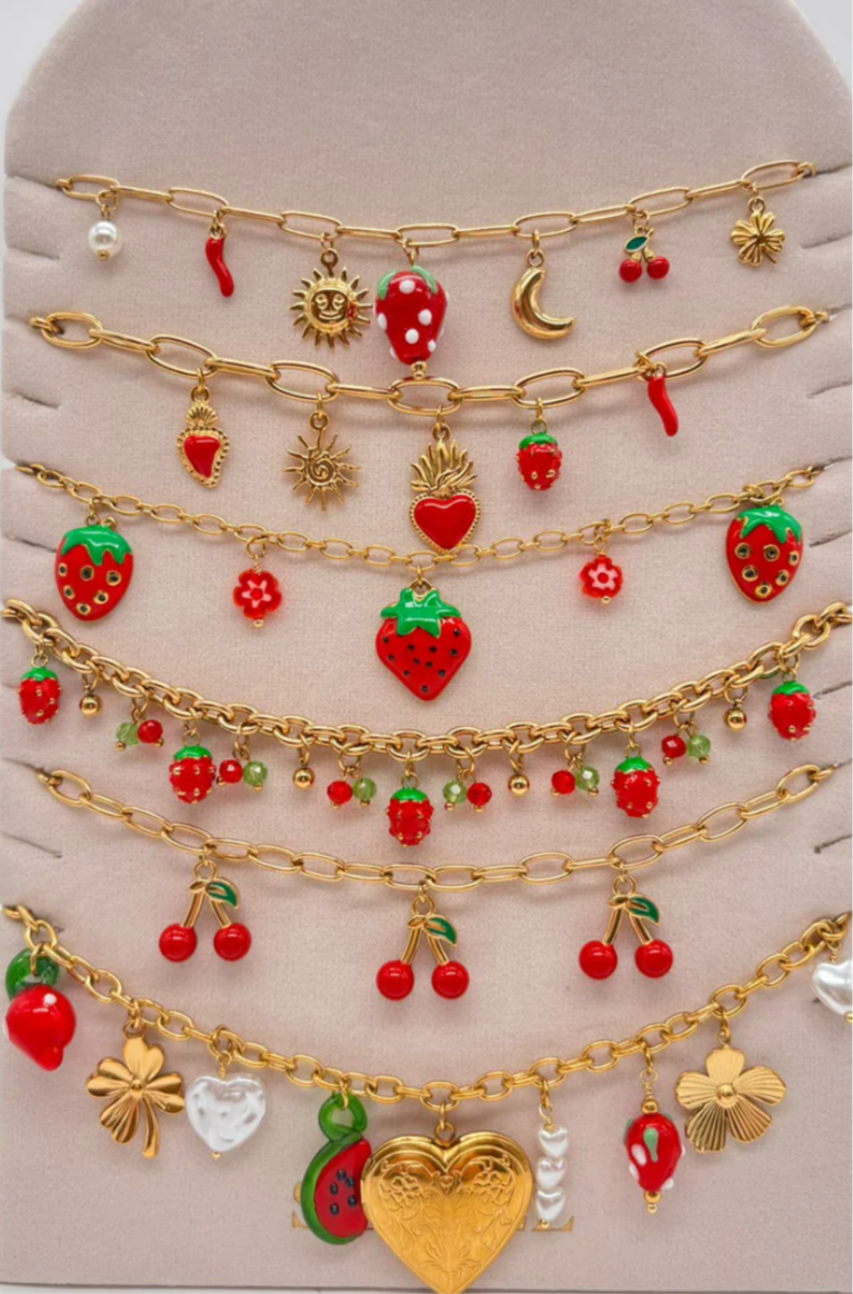 Un collier breloques au hasard ! :)choisis ta couleur