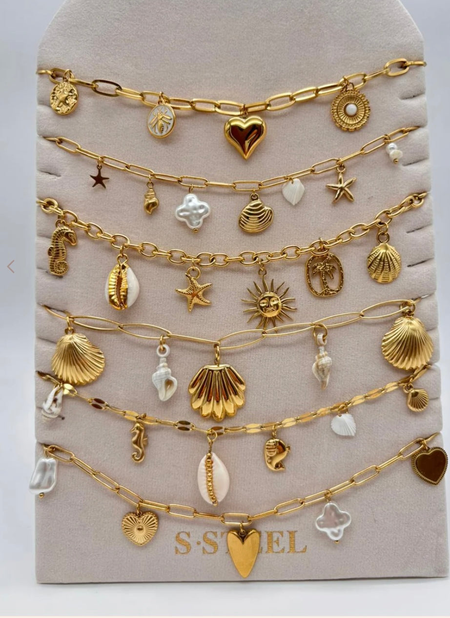 Un collier breloques au hasard ! :)choisis ta couleur
