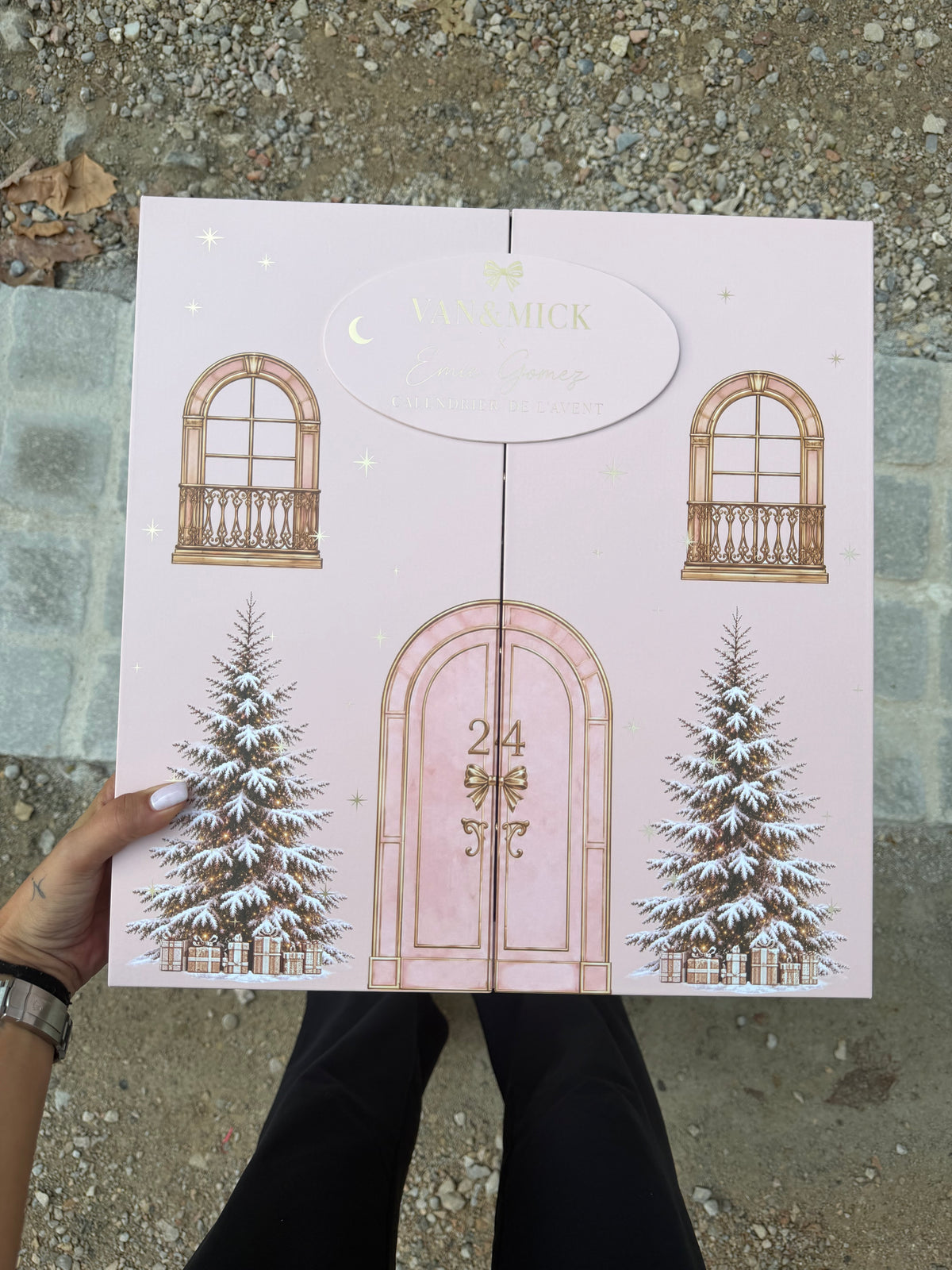 CALENDRIER VAN&MICK X EMIE GOMEZ
