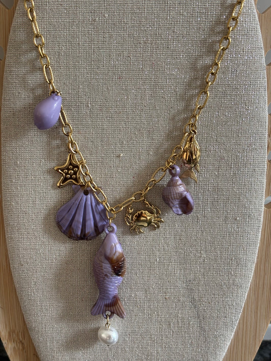 Collier breloques mauves