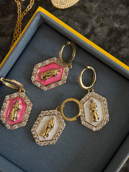 Boucles d’oreilles vierges