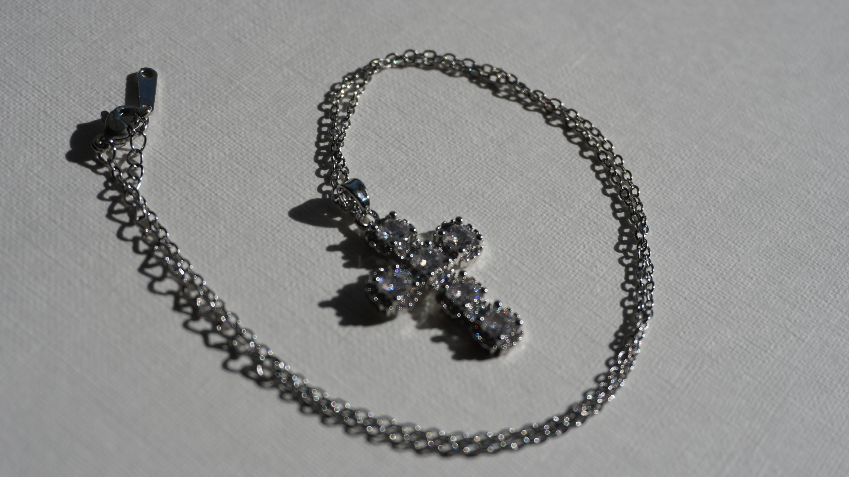 Croix d’éclat argent