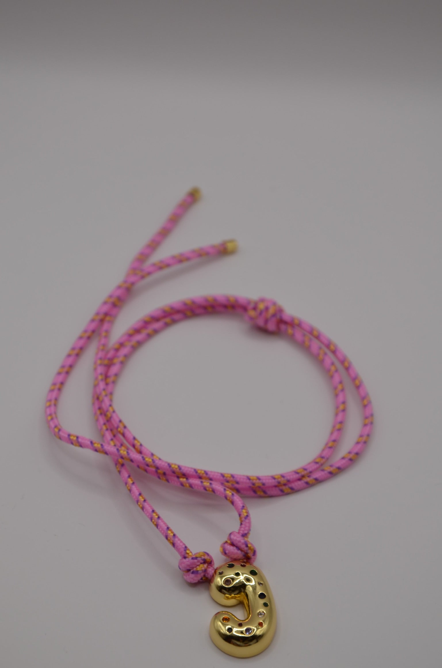 Collier cordon lettre