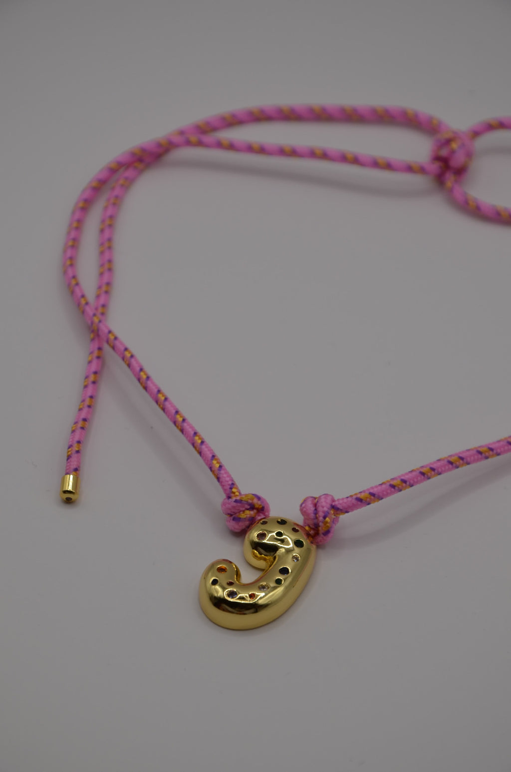 Collier cordon lettre