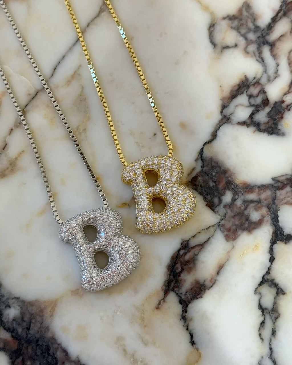 Collier lettres bulles blanc ou or