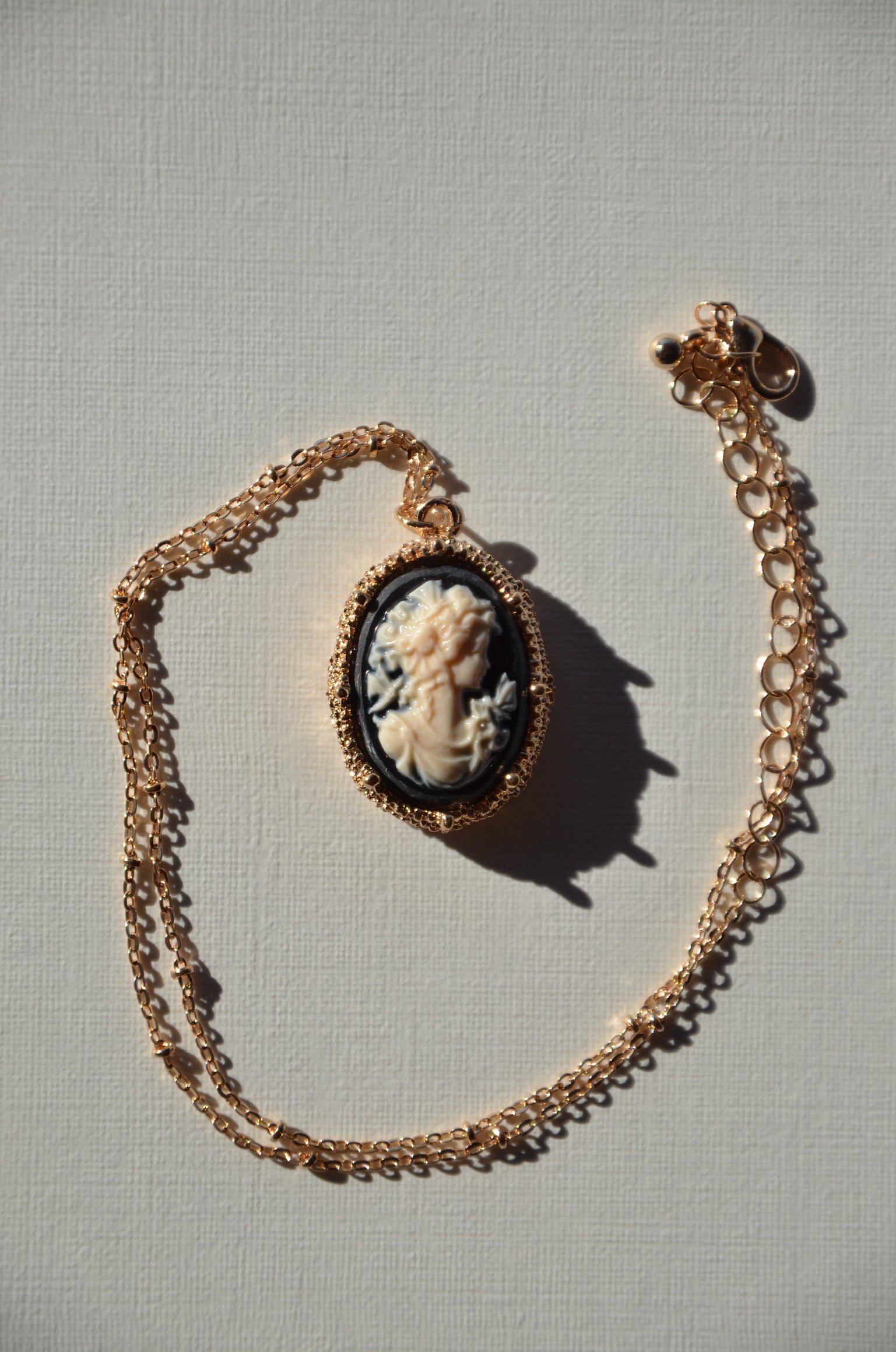 Les camées ( collier ou bague ou les 2)